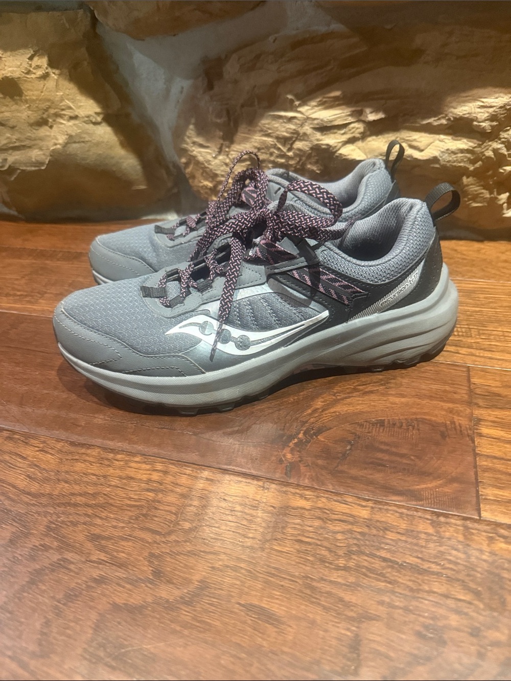 Saucony Women's Gray Athletic Sneakers with Pink Laces